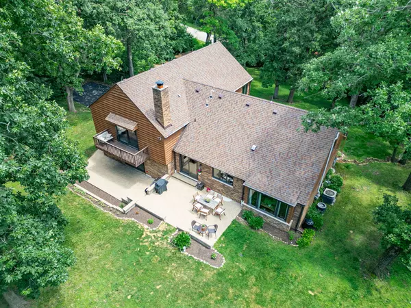 Woodstock, IL 60098,1313 Chatham LN