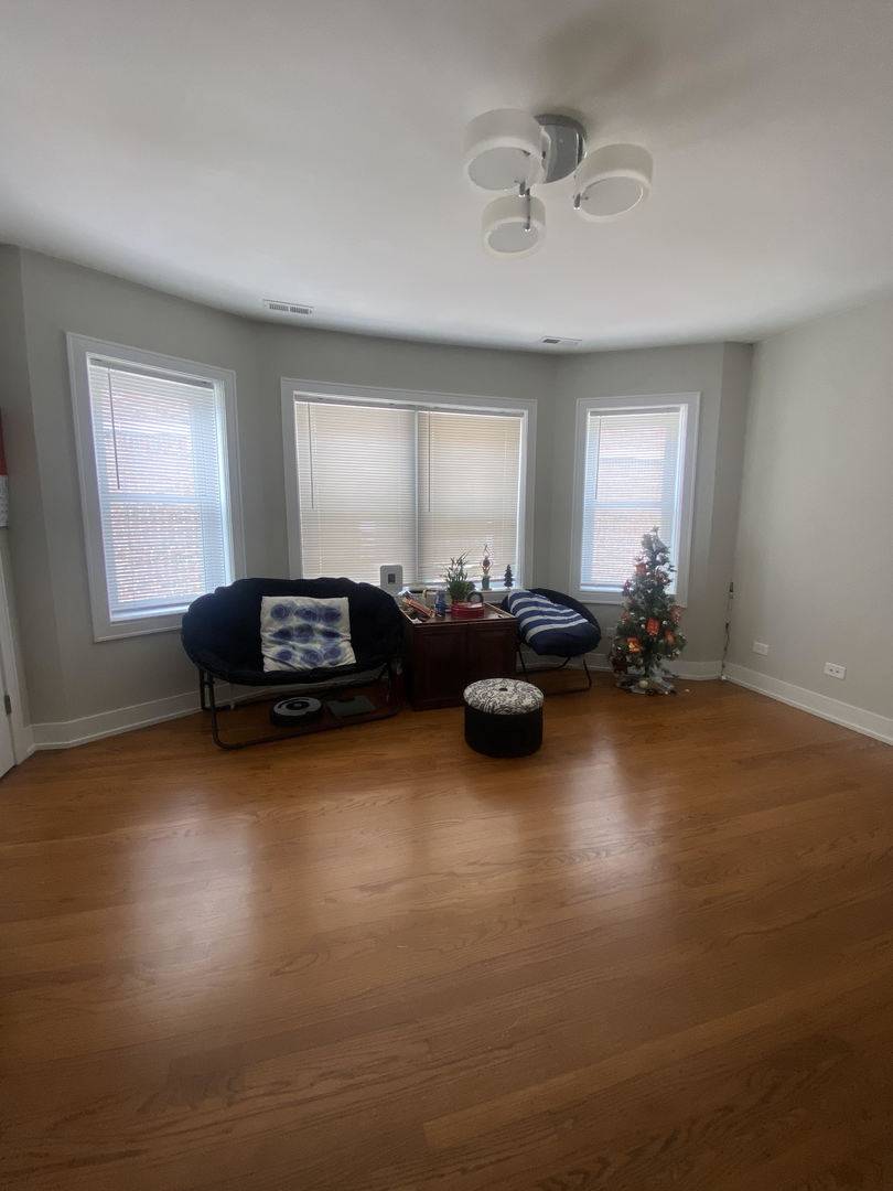 Chicago, IL 60645,6433 N Albany AVE #3E