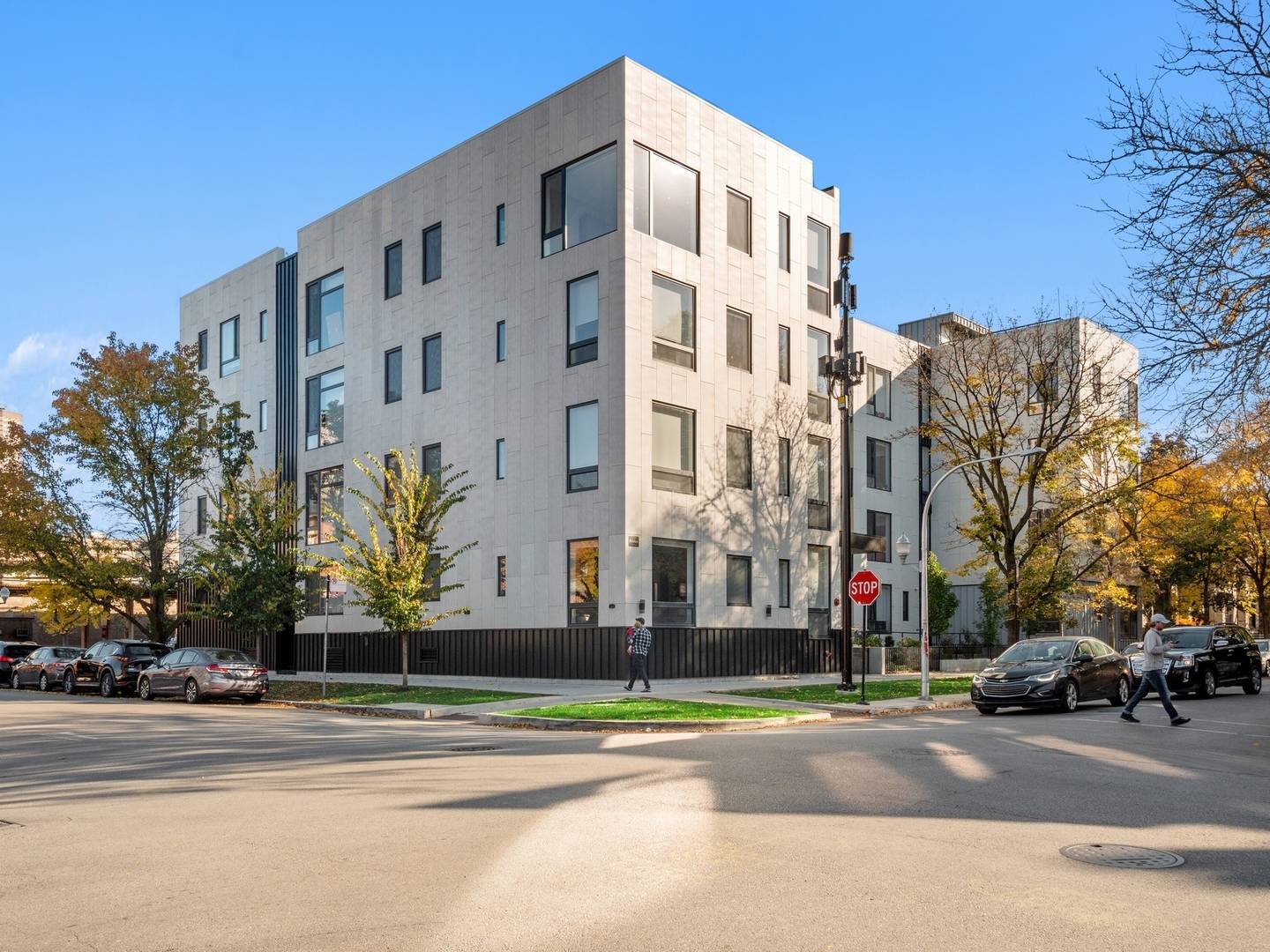 3757 N Sheffield AVE #101, Chicago, IL 60613