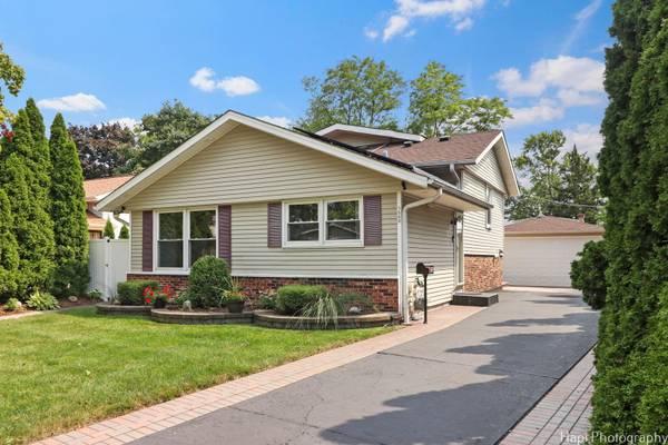 1569 Sherman PL, Des Plaines, IL 60016