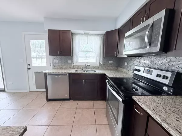 Wood Dale, IL 60191,213 FREDERICK PL