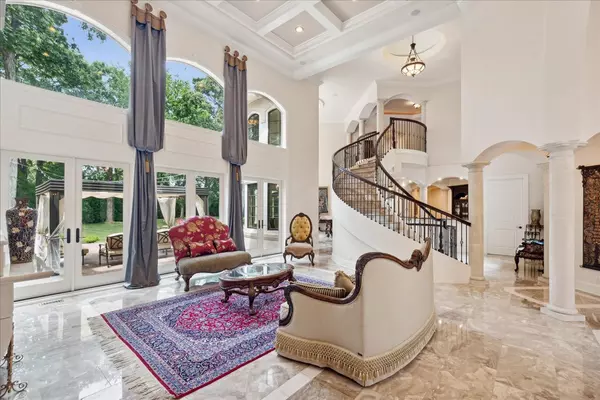 Lake Forest, IL 60045,1036 Barrys CT