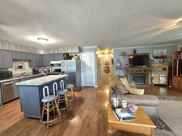 Watseka, IL 60970,207 Wilson DR