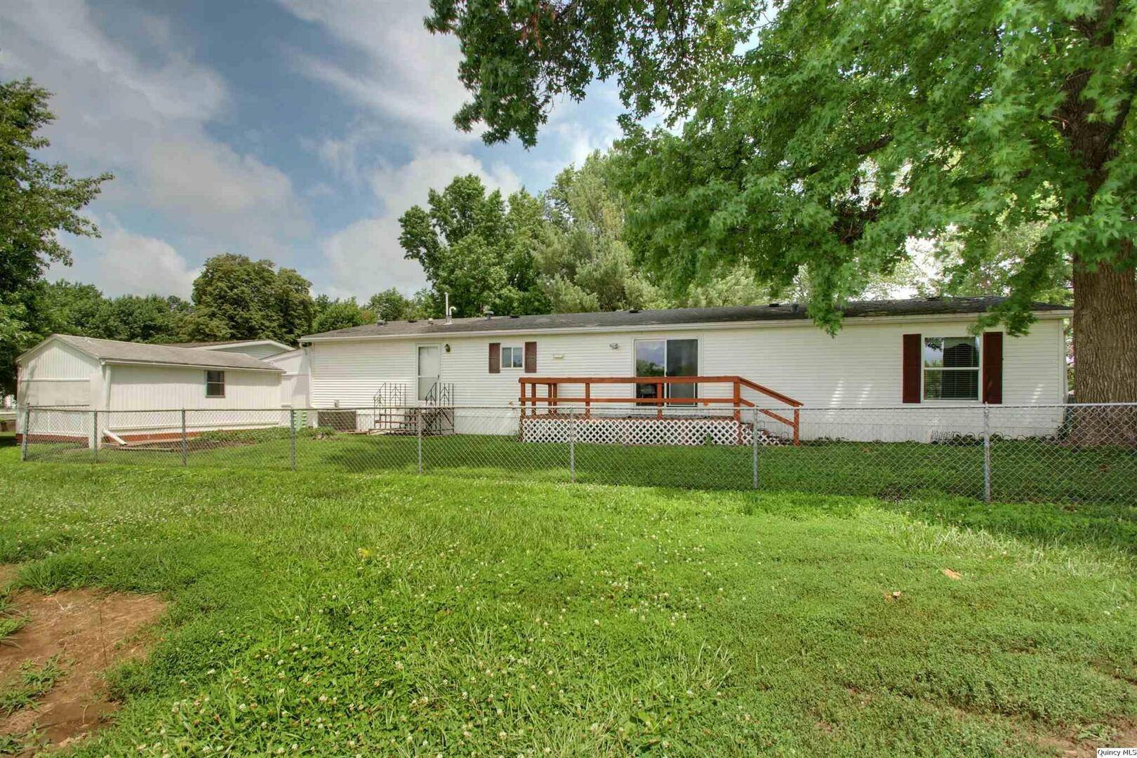 Quincy, IL 62305,2218 Ennis LN
