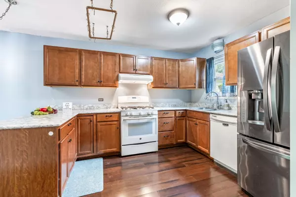 Lisle, IL 60532,5305 Newport DR