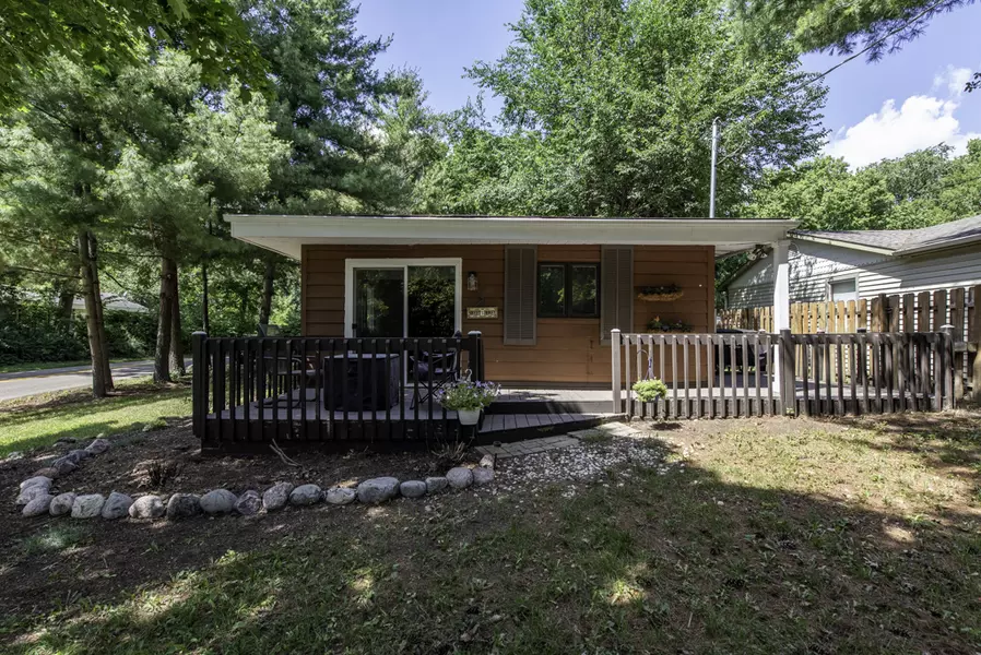 38515 N Forest AVE, Spring Grove, IL 60081