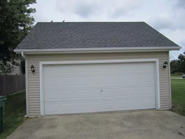 Kirkland, IL 60146,702 W prospect AVE