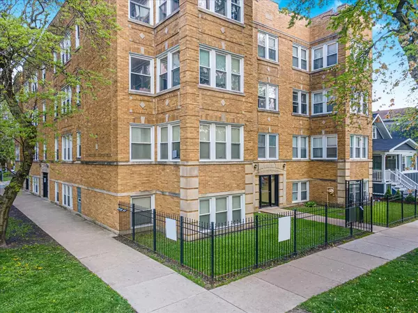 Chicago, IL 60625,4855 N Springfield AVE #3