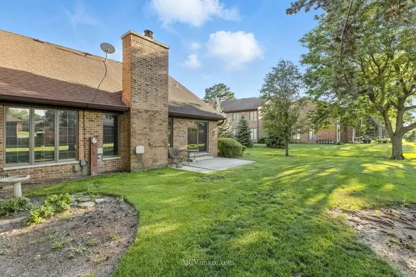 Westchester, IL 60154,26 Princess CT #0