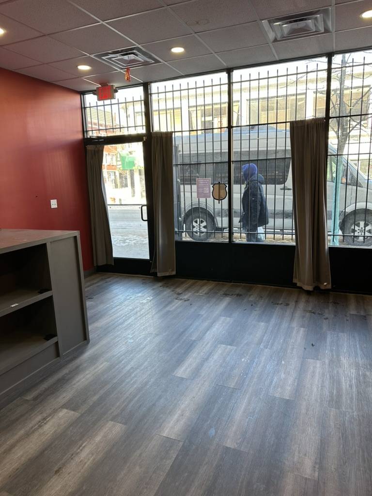 Chicago, IL 60640,1025 W Argyle ST