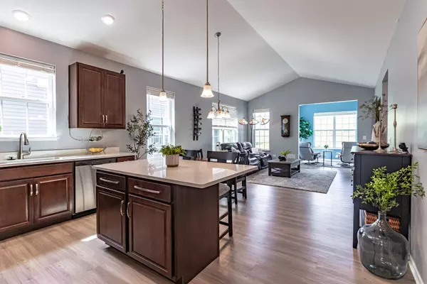 Algonquin, IL 60102,2170 Indigo DR