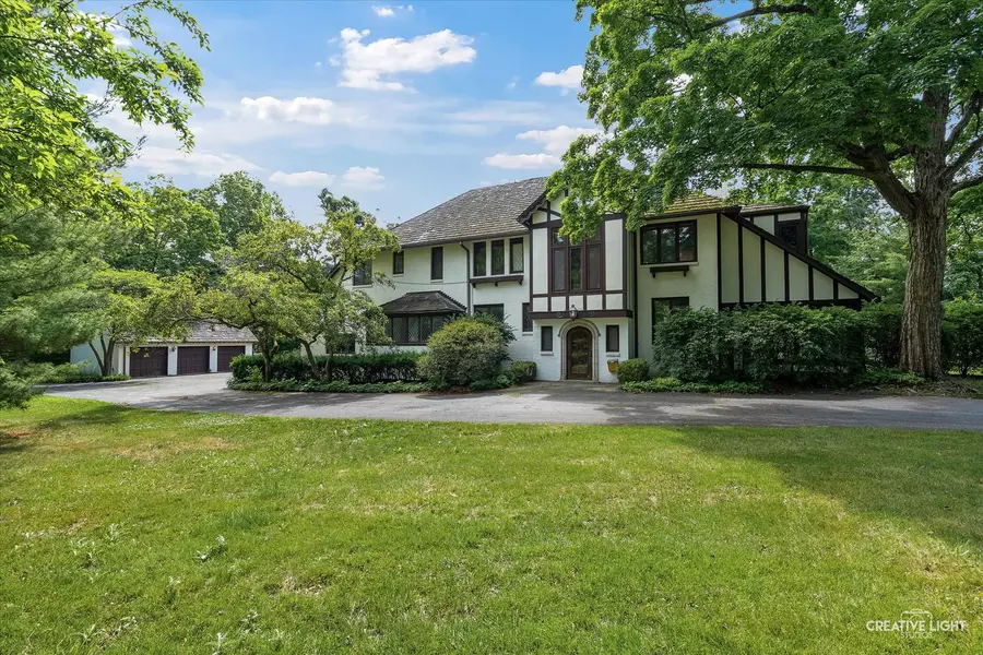 595 Crab Tree LN, Lake Forest, IL 60045