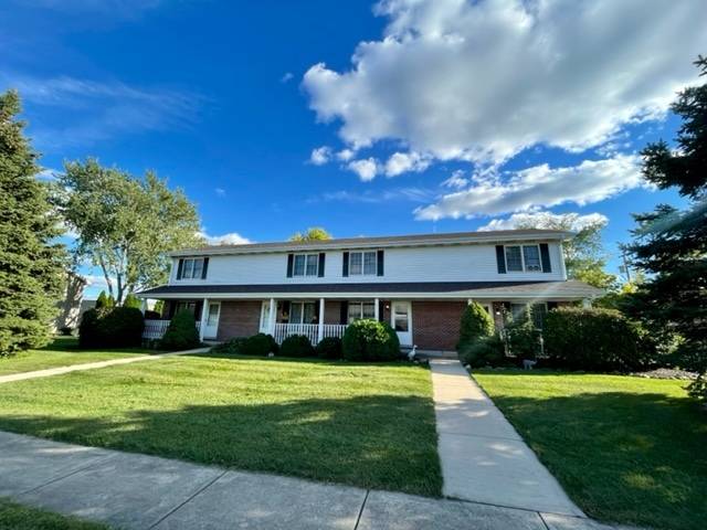 106 Colonial Pkwy #B, Yorkville, IL 60560