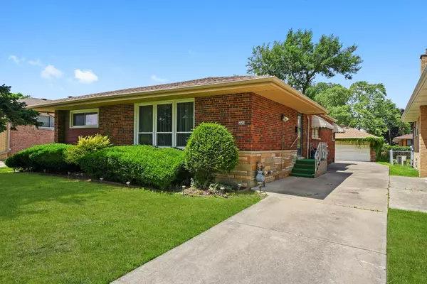 Oak Lawn, IL 60453,5504 Oakdale DR