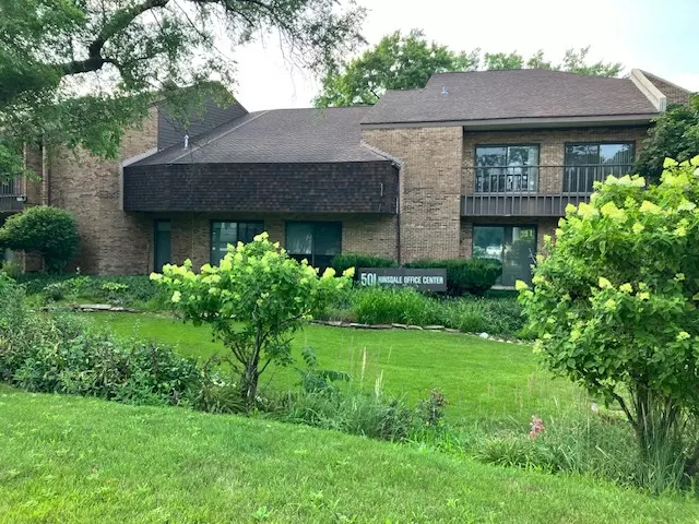 501 W Ogden AVE W #6, Hinsdale, IL 60521