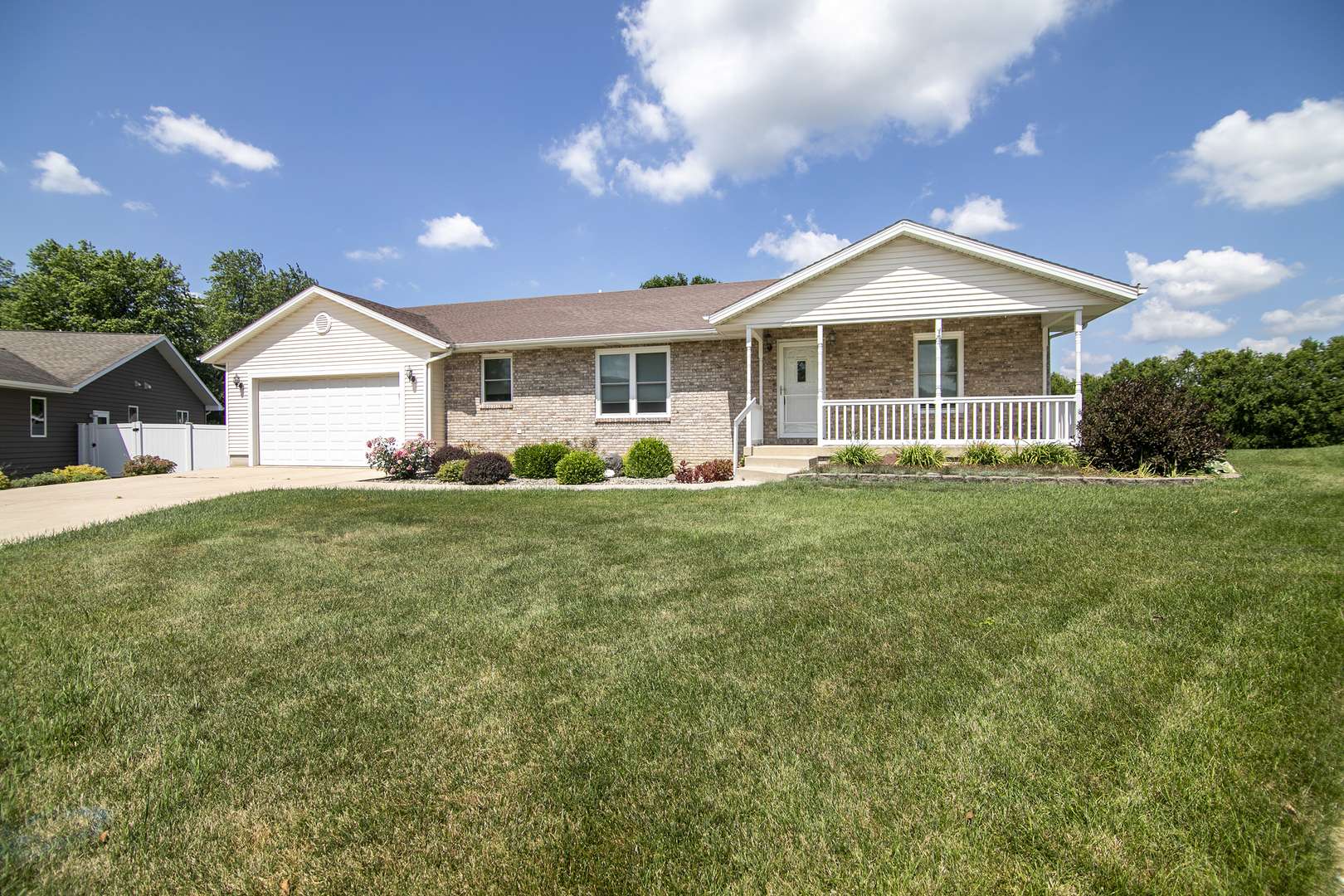 Bourbonnais, IL 60914,1642 Waterberry CT