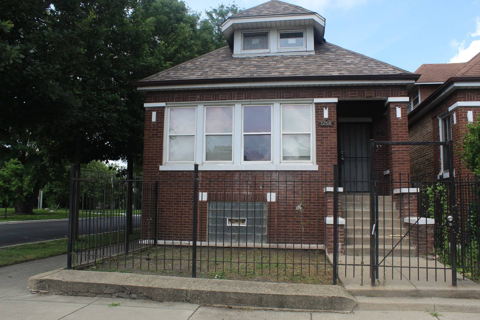 7258 S Carpenter ST, Chicago, IL 60621