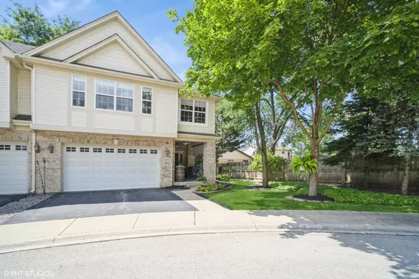 Wheeling, IL 60090,1475 Ginger Woods CT #2-4