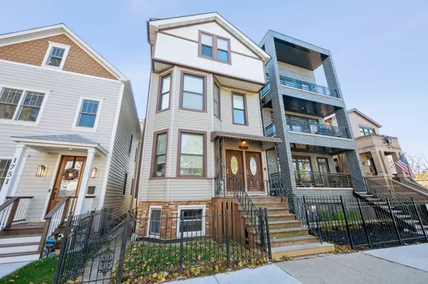 1753 W Cornelia AVE, Chicago, IL 60657