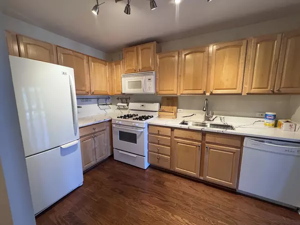 Chicago, IL 60649,6700 S South Shore DR #2H