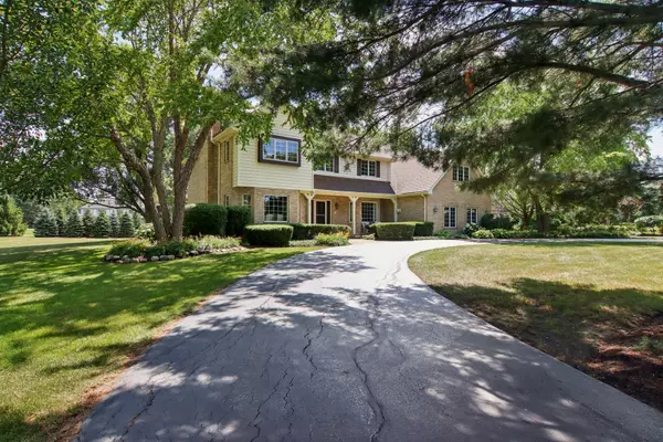 South Barrington, IL 60010,13 Wind Ridge RD