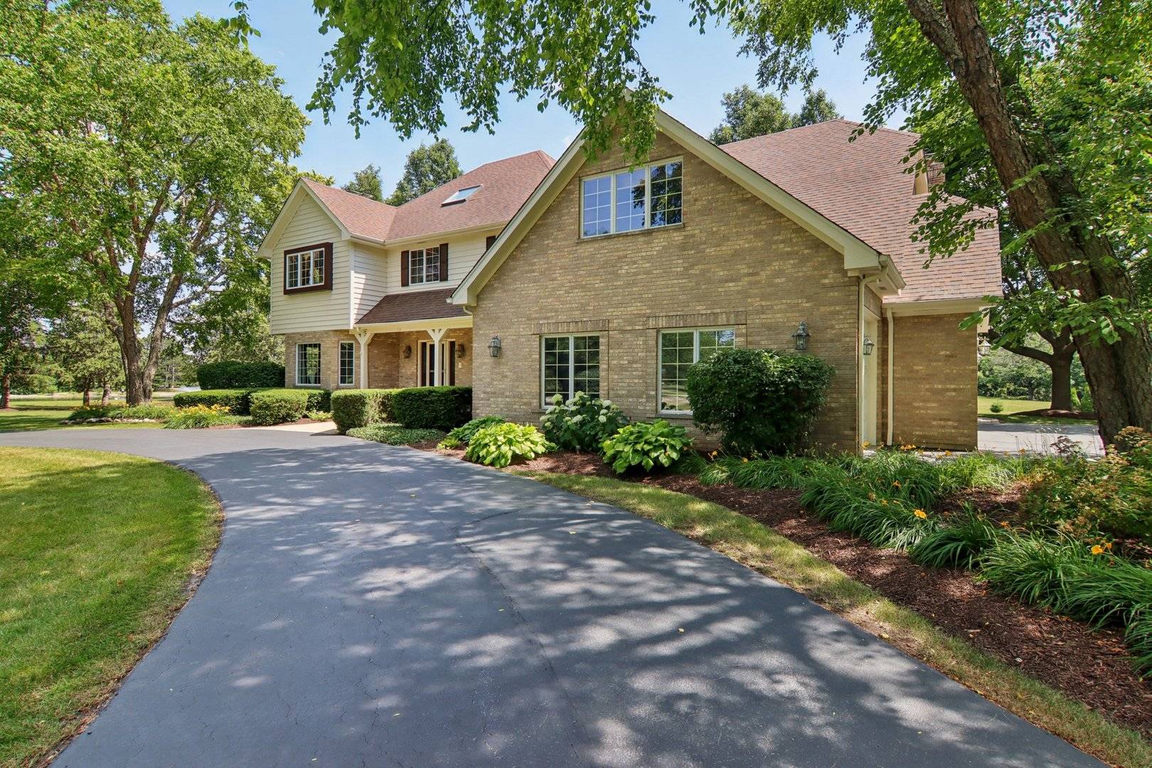 South Barrington, IL 60010,13 Wind Ridge RD