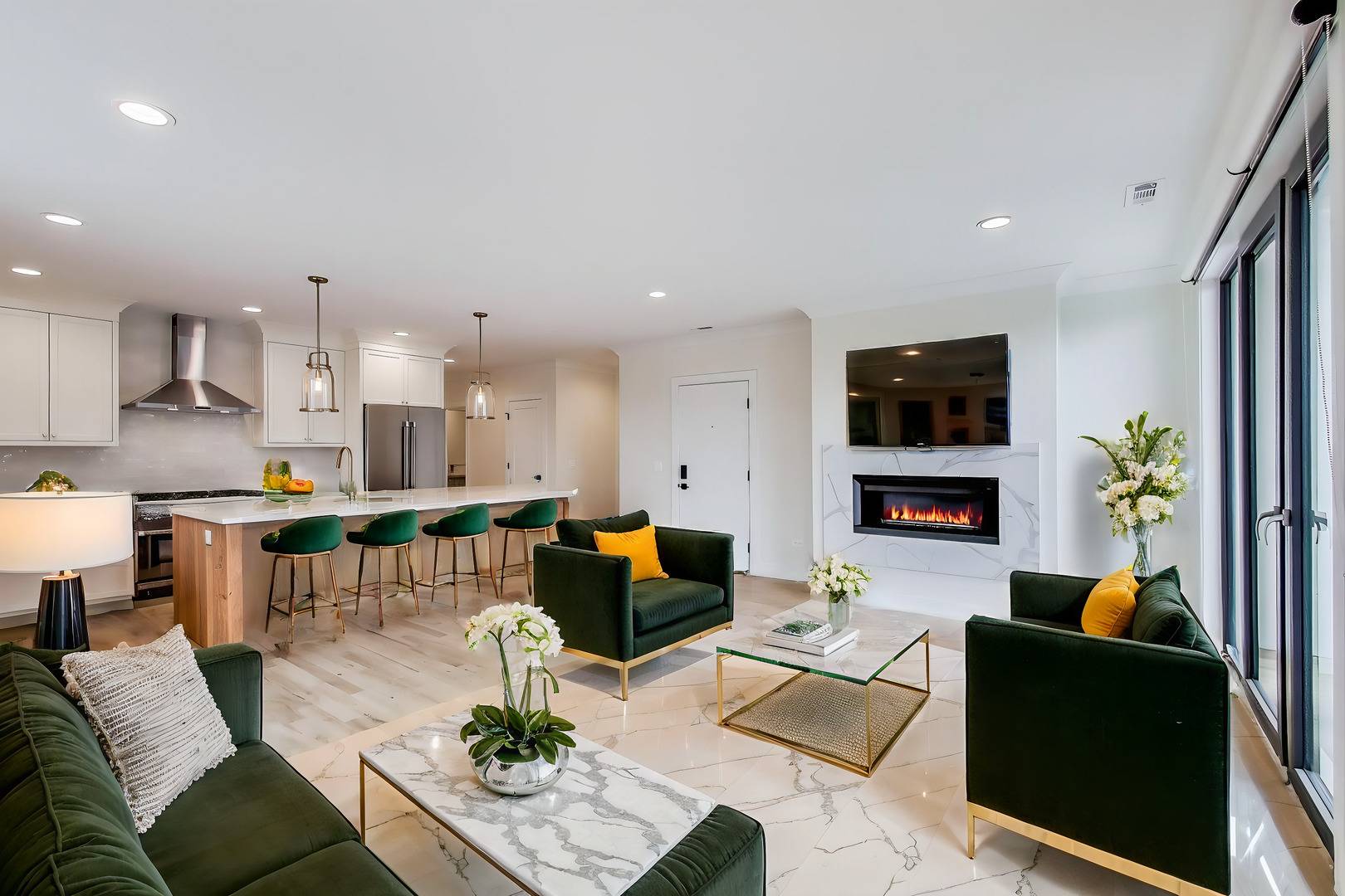Chicago, IL 60625,5019 N Lincoln AVE #3S