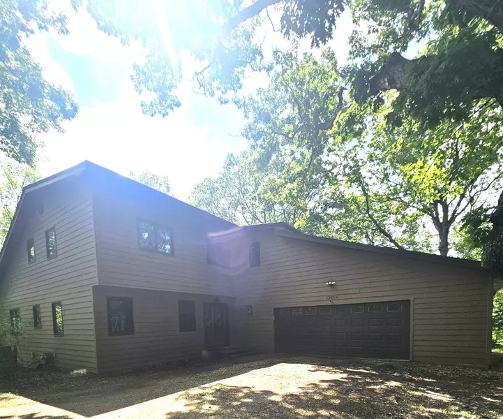 23864 S Plum Valley DR, Crete, IL 60417