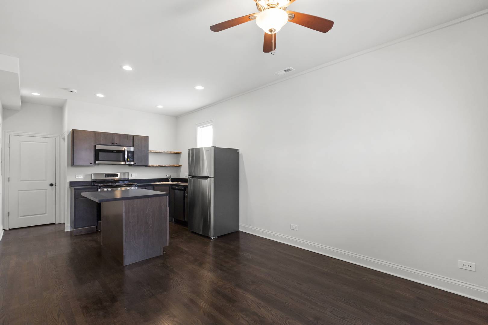 Chicago, IL 60618,3123 N California AVE #2F