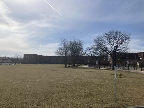 Calumet City, IL 60409,400 Park AVE #411