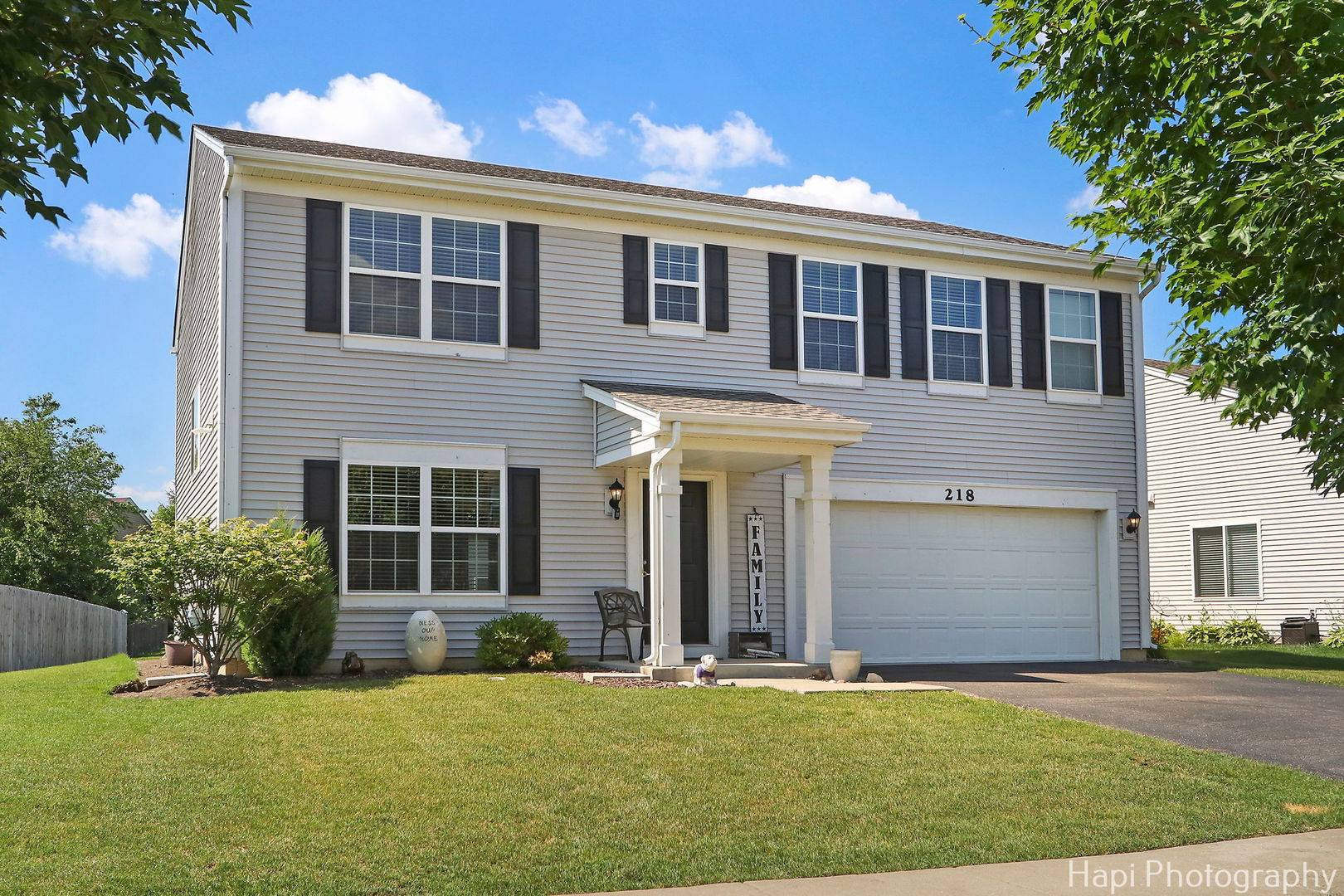 218 Minuet CIR, Volo, IL 60073