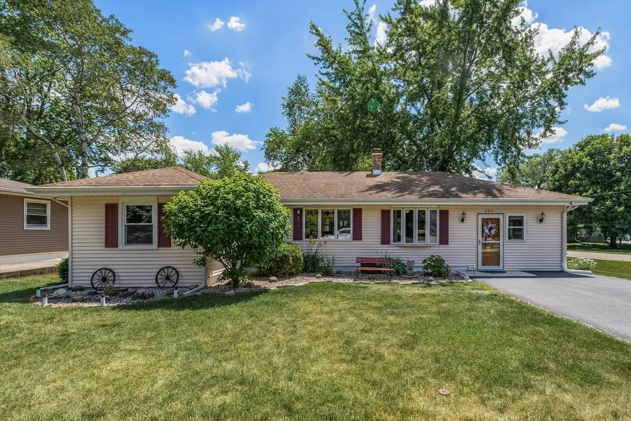 804 Elm ST, Maple Park, IL 60151