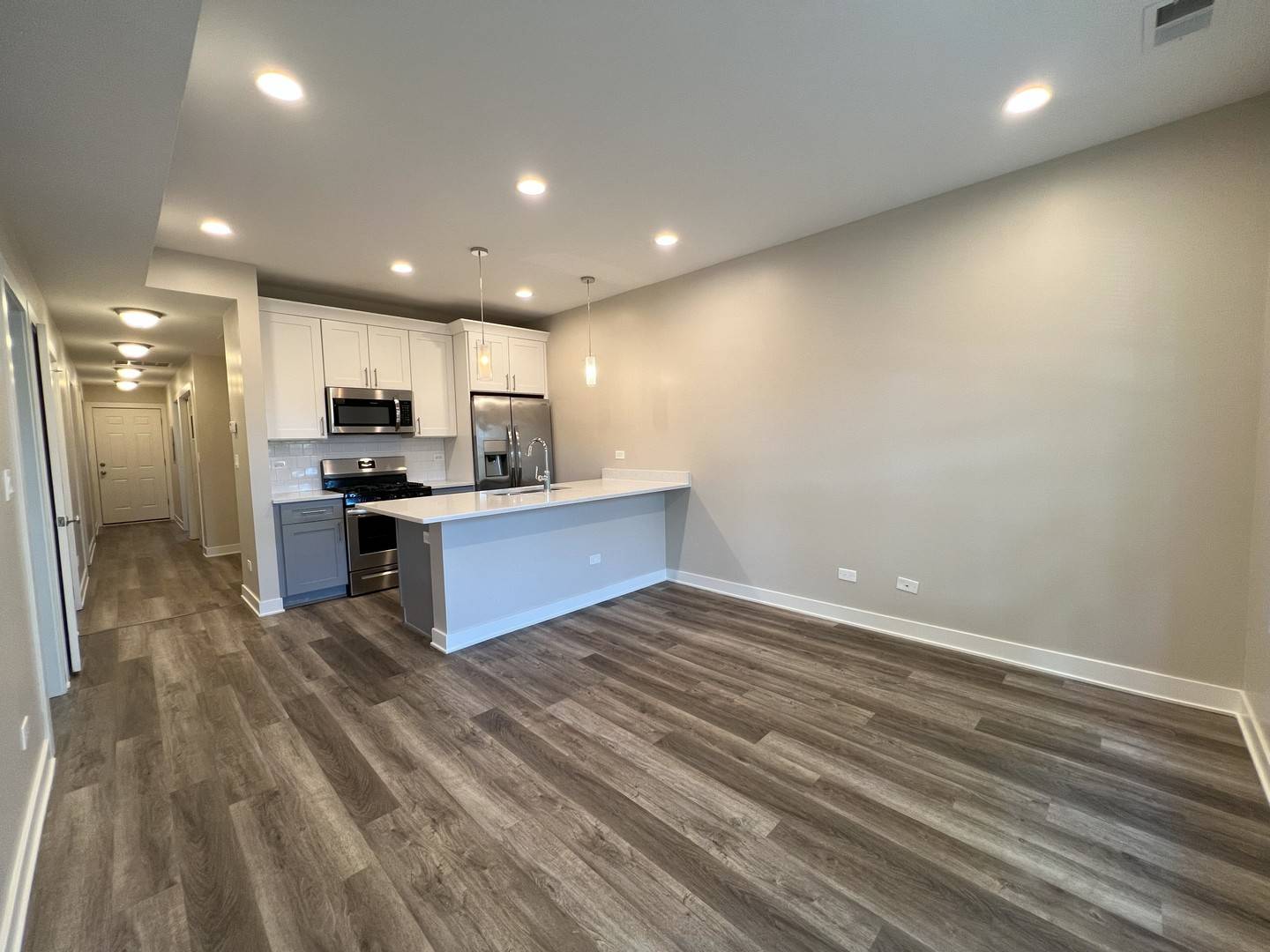 Chicago, IL 60625,3607 W Ainslie ST #1
