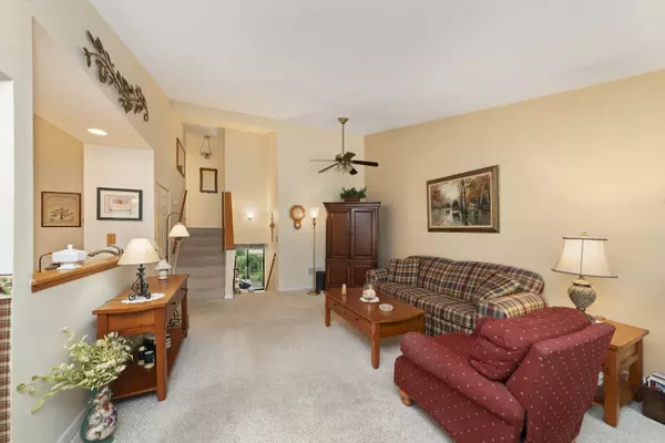 Glen Ellyn, IL 60137,485 Raintree CT #B