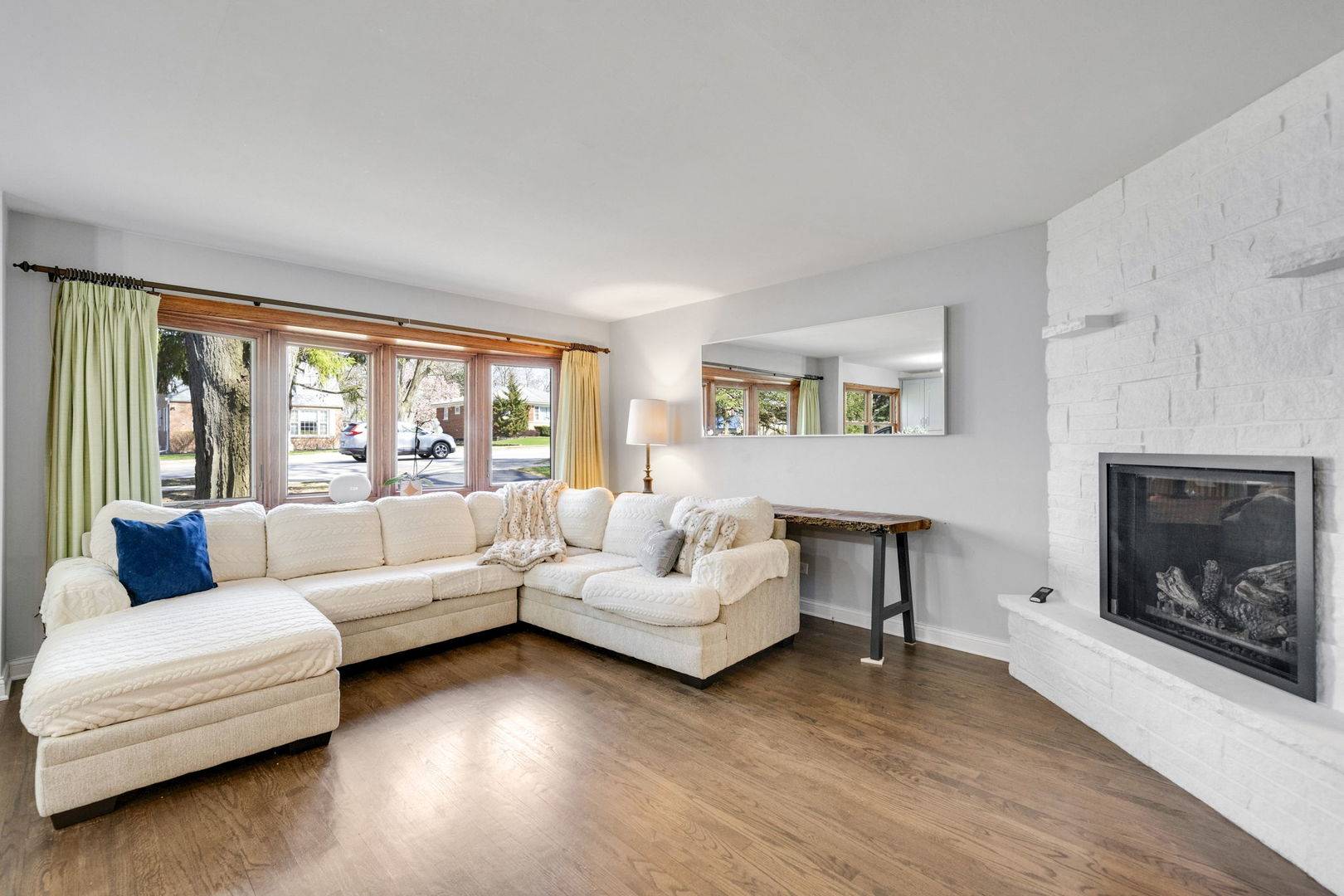 Downers Grove, IL 60516,5728 Main ST
