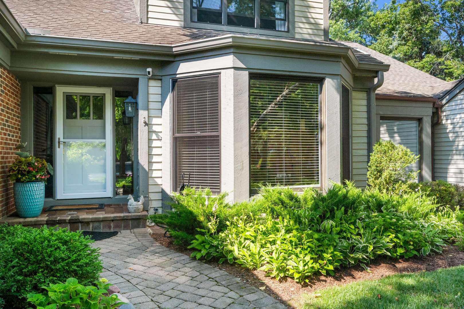 Lake Bluff, IL 60044,95 Warrington DR