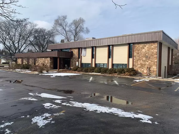Elgin, IL 60123,85 Market ST