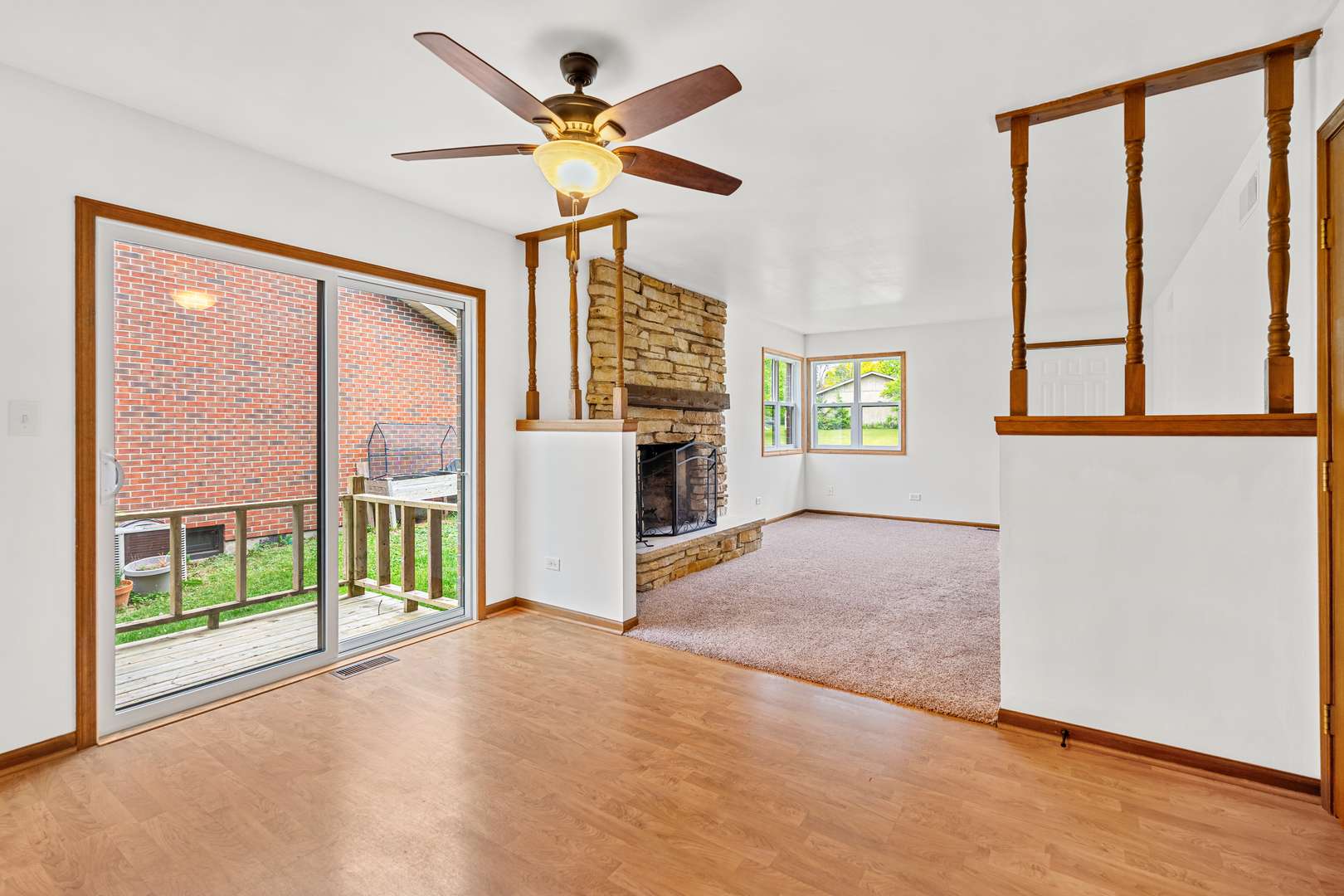 Woodstock, IL 60098,916 Pleasant ST