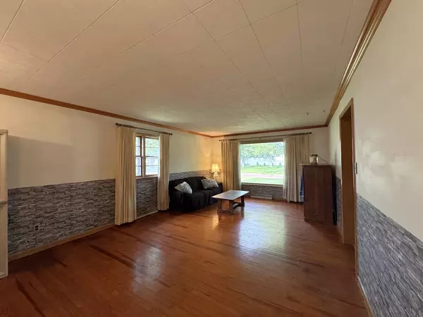 Buckley, IL 60918,209 S Oak ST