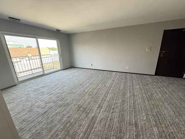 Chicago, IL 60625,2615 W Foster AVE #302