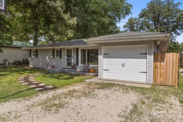 77 N Bates AVE, Kankakee, IL 60901
