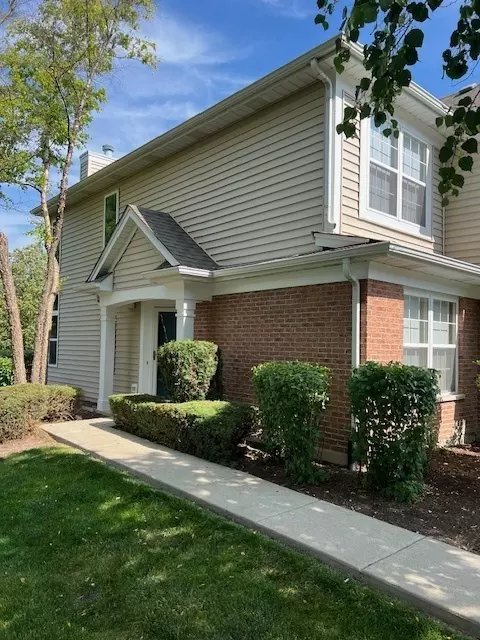 Palatine, IL 60074,372 S Crown CT