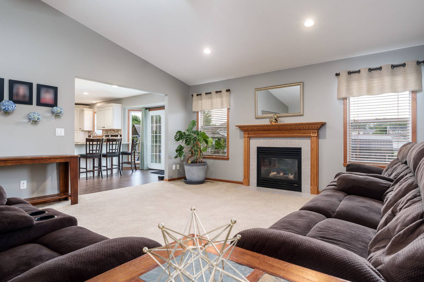 Poplar Grove, IL 61065,282 Oak ST