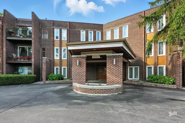 Wheeling, IL 60090,1425 Sandpebble DR #340
