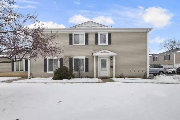 Prospect Heights, IL 60070,1561 Quaker LN #109D