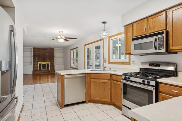 Grayslake, IL 60030,17429 W Hickory LN