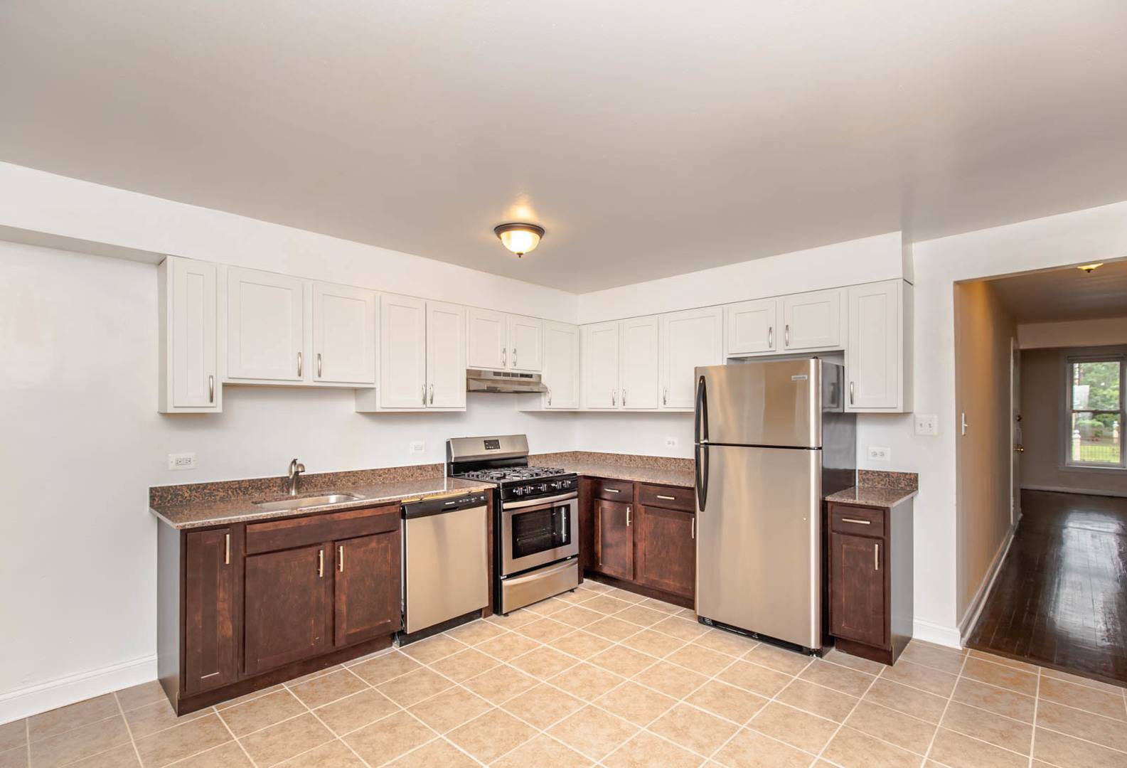 Chicago, IL 60640,1532 W Wilson AVE #1