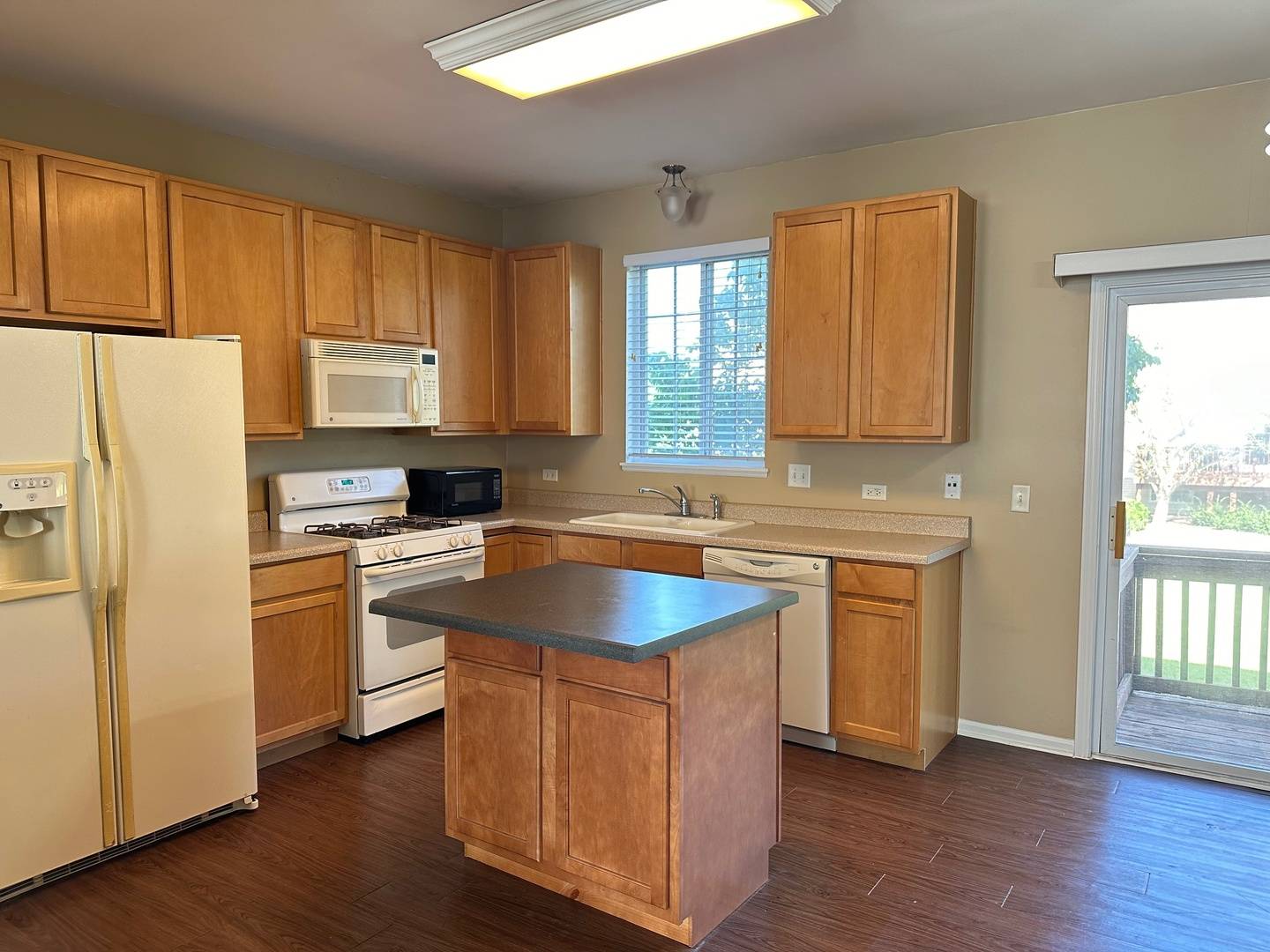Aurora, IL 60503,1863 Indian Hill LN