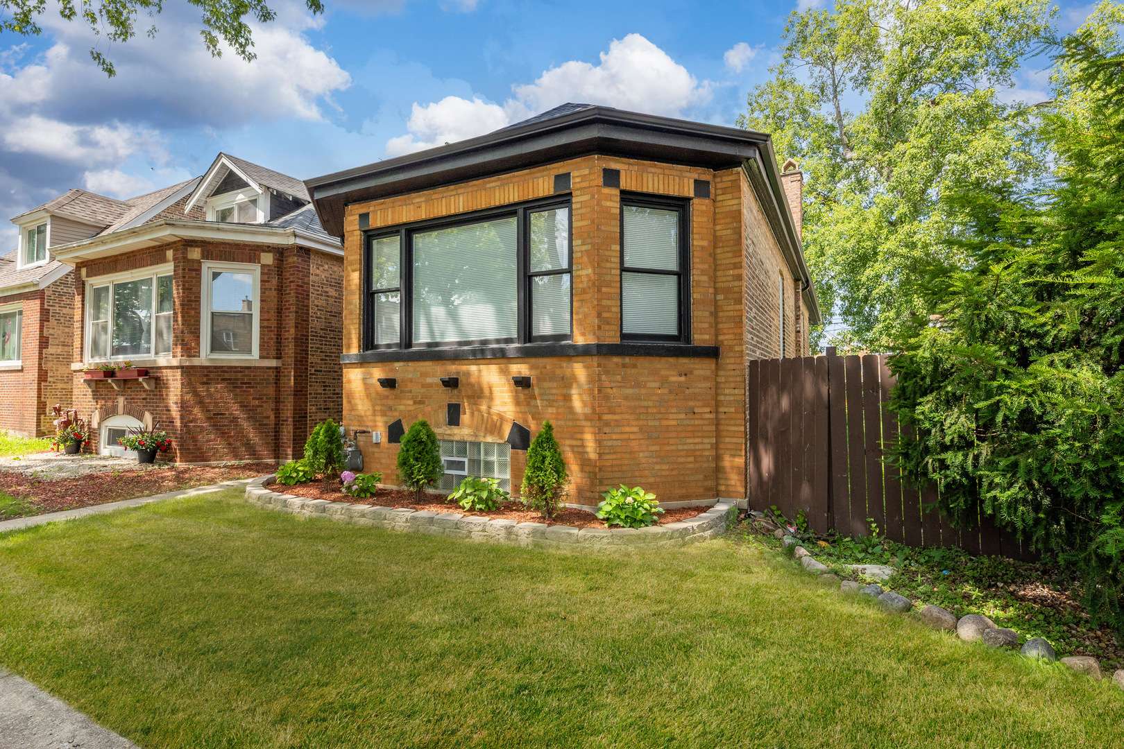 Chicago, IL 60620,8536 S Paulina ST
