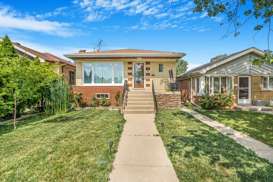 7830 Linder AVE, Burbank, IL 60459